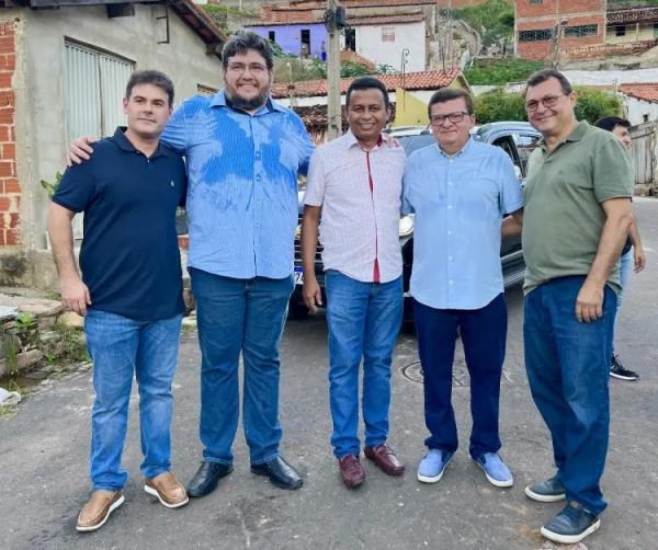 Deputado Dr. Francisco Costa participa de inauguração de praça e visita obras em Picos.(Imagem:Somos Notícia)