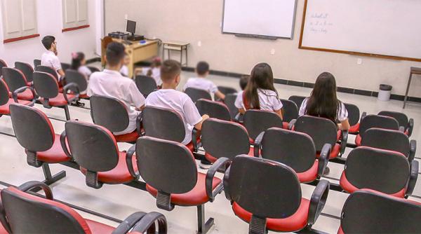 Justiça suspende retorno de aulas presenciais para 3º ano, pré-Enem e universidades(Imagem:Reprodução)