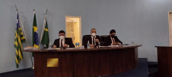 Câmara Municipal de Floriano suspendeu a sessão desta segunda (20)(Imagem:FlorianoNews)