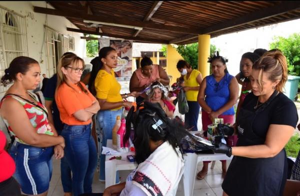 Curso de Colorimetria e Química Capilar qualifica mulheres para o mercado de trabalho em Floriano(Imagem:Secom )