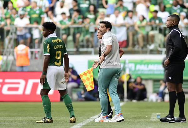 Abel Ferreira e Endrick em Palmeiras x Flamengo.(Imagem:Marcos Ribolli)