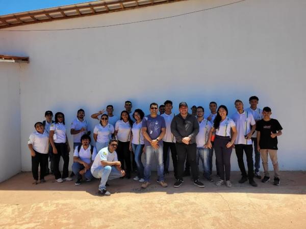 A ação beneficiou estudantes matriculados no curso técnico e profissional de Energias Renováveis do Centro Estadual de Tempo Integral (CETI) Lucinete Santana da Silva.(Imagem:Divulgação)