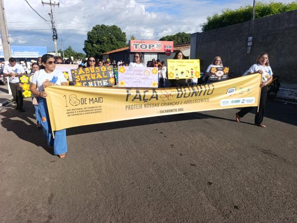 Prefeitura de Bar&atilde;o de Graja&uacute; realiza caminhada da campanha Fa&ccedil;a Bonito em combate ao abuso sexual infantil.(Imagem:FlorianoNews)
