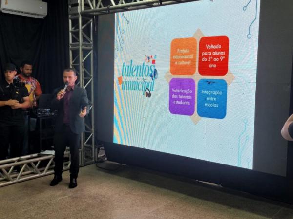 Prefeitura de Floriano em parceria com Associa&ccedil;&atilde;o Brincantes lan&ccedil;a projetos educacionais voltados &agrave; rede municipal de ensino.(Imagem:Secom)