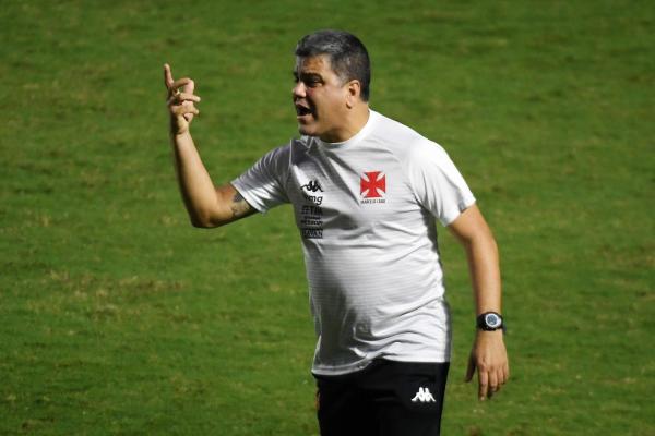 Marcelo Cabo foi demitido nesta segunda, após o empate com Náutico em São Januário(Imagem:Alexandre Durão)