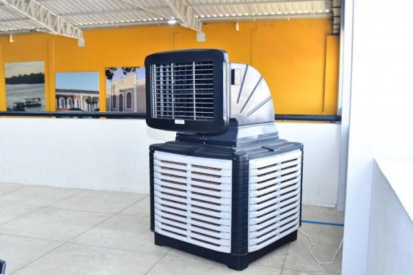 Prefeitura de Floriano instala climatizadores de ar no Mercado Público Municipal(Imagem:Secom)