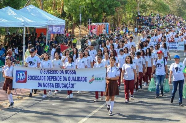 Estudantes da rede estadual marcam desfile destacando pautas importantes para a sociedade.(Imagem:Divulgação)