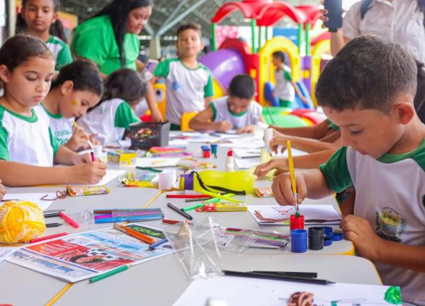 Os cursos ofertados s&atilde;o de Secretaria Escolar, Multimeios Did&aacute;ticos, Infraestrutura Escolar e Alimenta&ccedil;&atilde;o Escolar em formato EaD.(Imagem:Let&iacute;cia Santos)