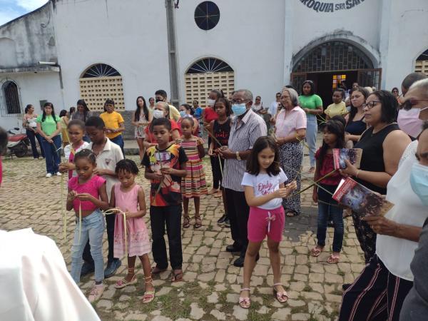 Fiéis católicos celebram Domingo de Ramos e iniciam Semana Santa em Floriano com procissões e missas.(Imagem:FlorianoNews)