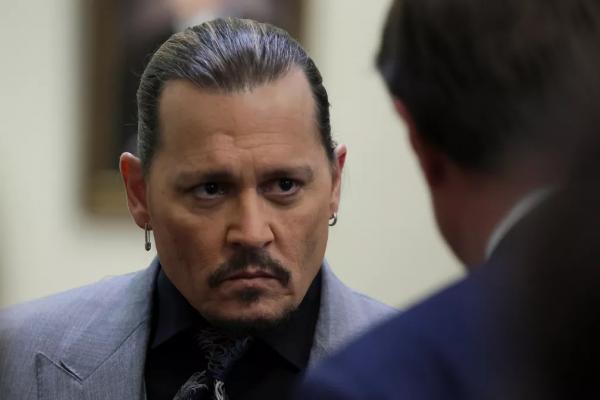 Disney tirou Depp de Piratas do Caribe por acusações de abuso, diz ex-agente(Imagem:Reprodução)