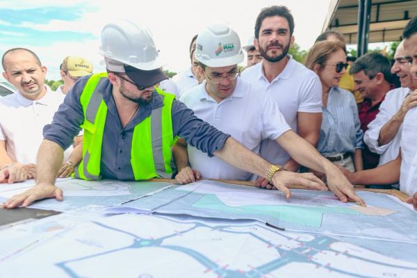 Rafael Fonteles assina ordem de servi&ccedil;o para in&iacute;cio das obras da 1&ordf; fase do Parque Empresarial de Floriano.(Imagem:Jo&atilde;o Allbert)