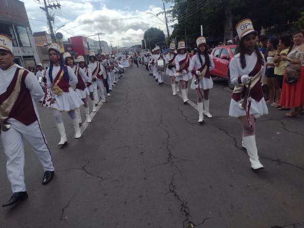 Ginásio Primeiro de Maio celebra 68 anos com desfile marcante pelas ruas de Floriano(Imagem:FlorianoNews)