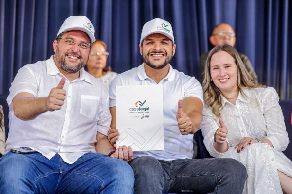 Rafael Fonteles entrega mil registros de imóveis em Piripiri e celebra 70 mil títulos em todo Piauí.(Imagem:Divulgação)