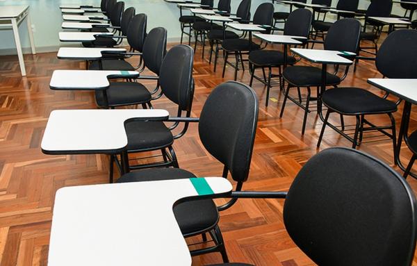 Os candidatos ao Exame Nacional do Ensino Médio (Enem) 2020 que tiverem o diagnóstico confirmado de Covid-19 poderão remarcar a data da prova, de acordo com o Instituto Nacional de(Imagem:Reprodução)