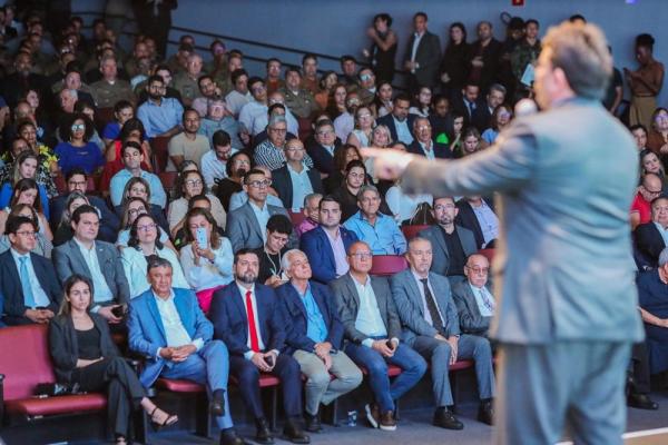 A palestra ?Diretrizes para o Desenvolvimento de Longo Prazo do Estado do Piauí