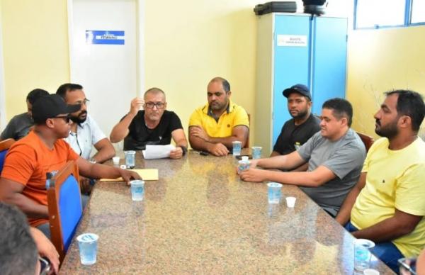 Vereadores de Floriano se reúnem com representantes da Associação dos Vigias para tratar de demandas(Imagem:Reprodução/Instagram)
