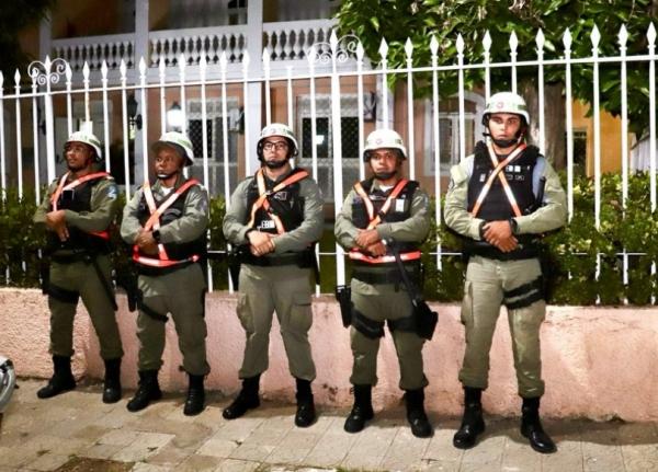 Carnaval de Floriano tem refor&ccedil;o da Pol&iacute;cia Militar do Piau&iacute; para garantir seguran&ccedil;a dos foli&otilde;es.(Imagem:Reprodu&ccedil;&atilde;o/Instagram)