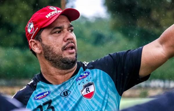 Dico Woolley, técnico do River-PI.(Imagem:Maria Vitória/River AC)