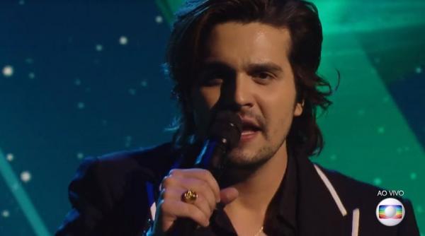 Luan Santana se apresenta ao vivo(Imagem:Globo)