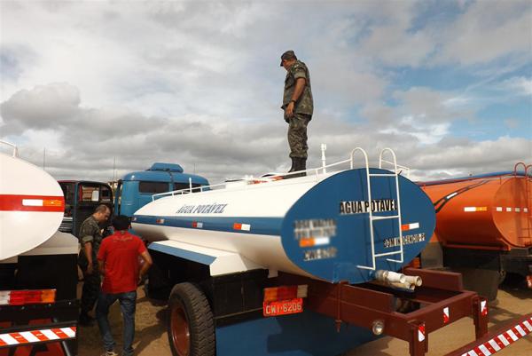 Sem recursos, Exército suspende Operação Carro-Pipa por tempo indeterminado no Piauí(Imagem:Reprodução)