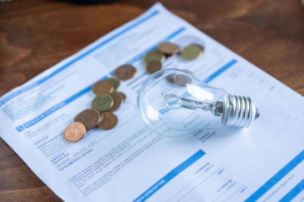 Mesmo com reservatórios em recuperação, custo da conta de luz deve seguir elevado em 2022(Imagem:Reprodução)