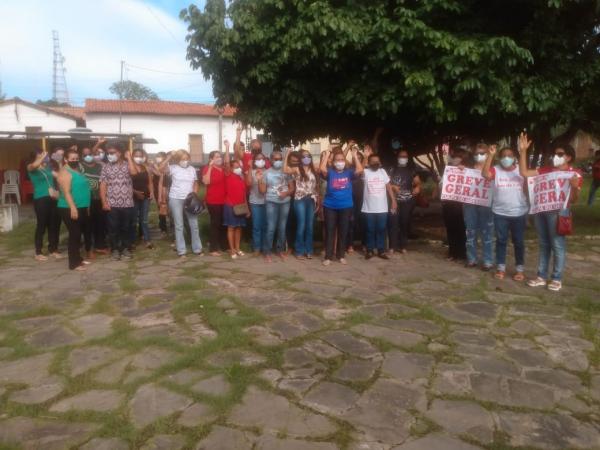 Trabalhadores da Educação em greve fazem manifestação em Floriano.(Imagem:FlorianoNews)