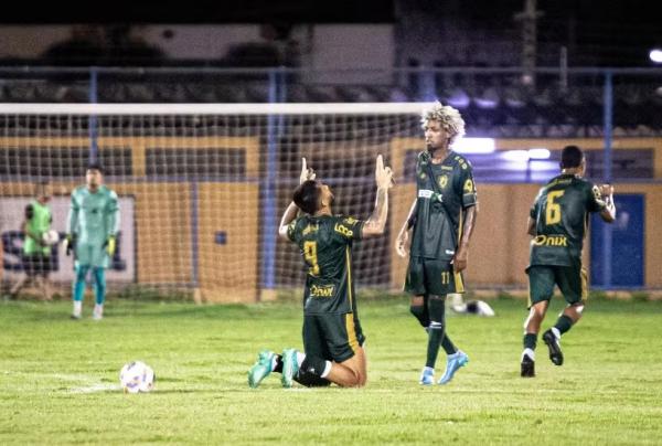 Altos x 4 de Julho - Campeonato Piauiense 2024 - Matheus Taumaturgo comemora gol.(Imagem:Samuel Pereira / A.A.Altos)