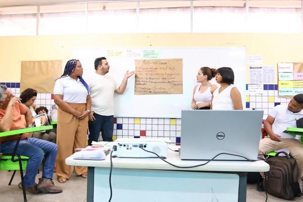 A programa&ccedil;&atilde;o reuniu revis&atilde;o de projetos e debates sobre a atua&ccedil;&atilde;o dos t&eacute;cnicos nas comunidades.(Imagem:Geirlys Silva)