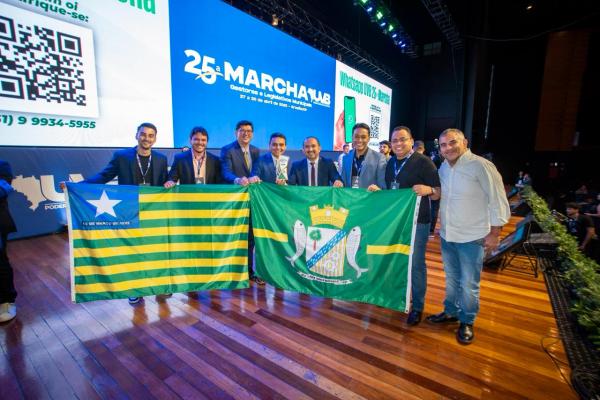 C&acirc;mara Municipal de Floriano conquista pelo 2&deg; ano consecutivo Trof&eacute;u Destaque Nacional na 25&ordf; Marcha dos Legislativos Municipais.(Imagem:CMF)