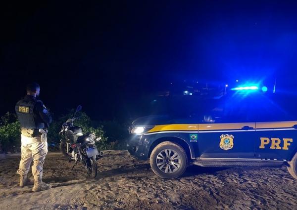 O veículo foi utilizado em um assalto à mão armada nas proximidades de uma agência bancária em Floriano.(Imagem:Divulgação/PRF)