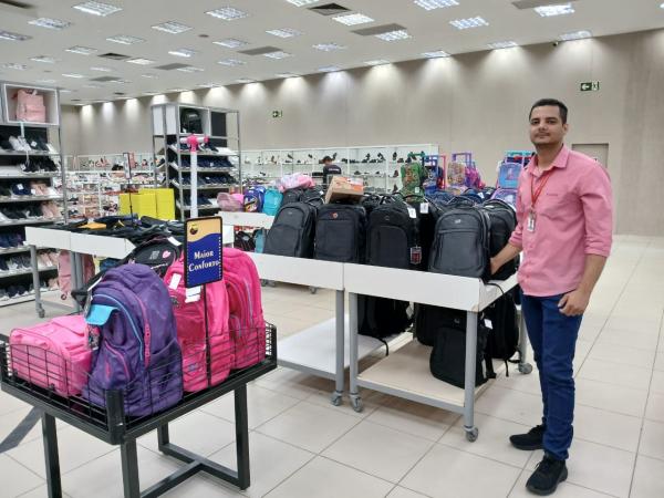 Ramires, chefe do setor do Armaz&eacute;m Para&iacute;ba.(Imagem:FlorianoNews)