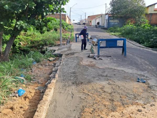 Prefeitura de Floriano realiza opera&ccedil;&atilde;o Tapa-Buracos em 14 bairros no m&ecirc;s de fevereiro(Imagem:Secom)