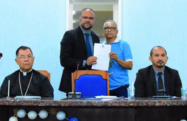 Câmara Municipal celebra os 15 anos do Terço dos Homens na Diocese de Floriano em sessão solene.(Imagem:CMF)