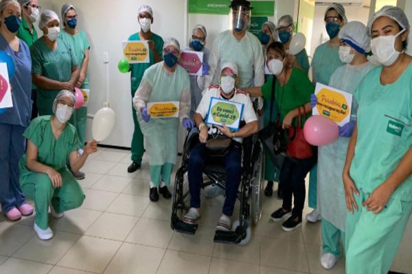 Médico curado da covid-19 recebe alta do Hospital Unimed Primavera(Imagem:Divulgação)