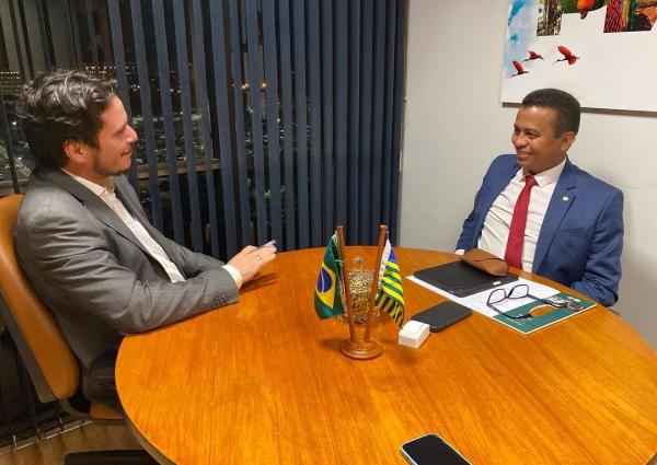 Vereador Carlos Eduardo visita gabinete do deputado federal Dr. Francisco Costa.(Imagem:Reprodução/Instagram)