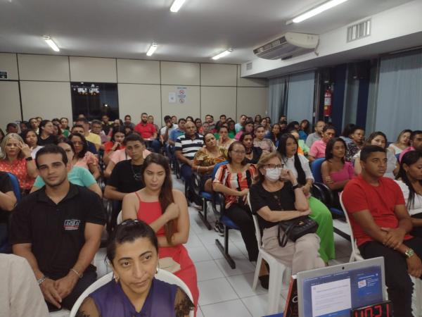 Palestra destaca cuidados financeiros para o sucesso nos negócios durante a Semana do Mei.(Imagem:FlorianoNews)