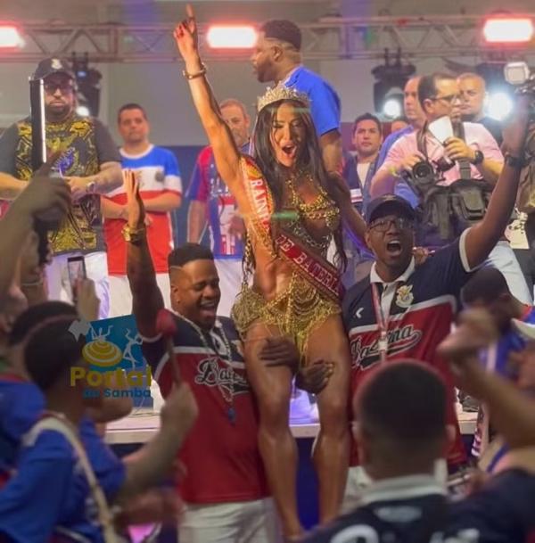 Gracyanne Barbosa em sua coração na União da Ilha.(Imagem:Reprodução/Instagram)