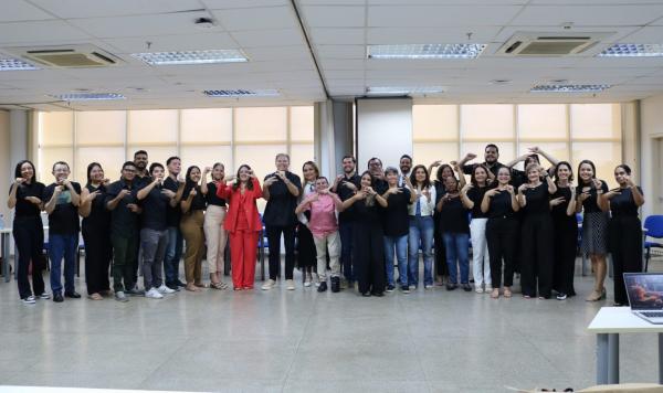 Programa Entenda Minhas Mãos visa capacitar servidores estaduais que trabalham diretamente com atendimento ao público, para que eles possam se comunicar em Libras.(Imagem:Divulgação)