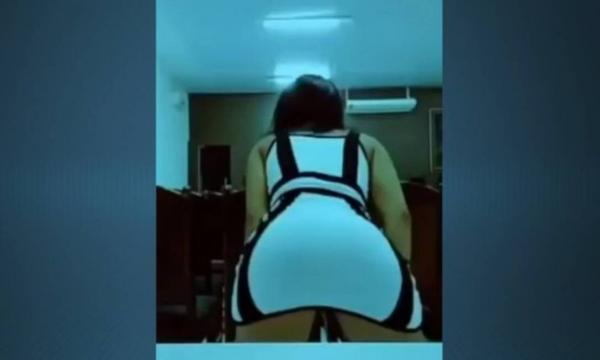 Vídeo mostra mulher dançando na Câmara Municipal de Bom Jesus.(Imagem:Reprodução)
