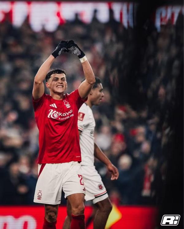 Ramon Sosa em ação pelo Nottingham Forest.(Imagem:Divulgação)