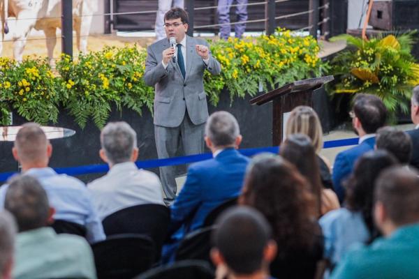 Governador entrega medalhas a produtores rurais e libera mais de R$ 450 mil para 41 famílias.(Imagem:Divulgação)