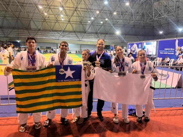 Entre as conquistas foram 11 medalhas de ouro, quatro de prata e tr&ecirc;s de bronze.(Imagem:Ascom Secepi)
