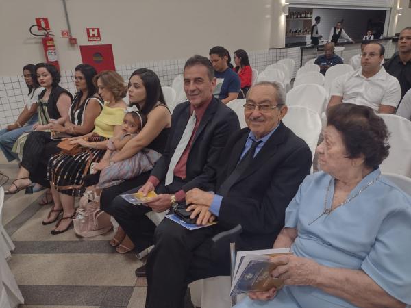 Floriano celebra personalidades com a entrega da Medalha do Mérito 