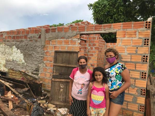 Corrente do bem se forma e realiza sonho de família do bairro Riacho Fundo.(Imagem:FlorianoNews)