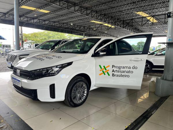 Artesanato piauiense ganha refor&ccedil;o com novo ve&iacute;culo para a Sudarpi(Imagem:Ascom Sudarpi)