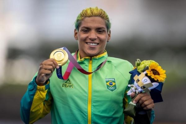 Ana Marcela Cunha ganha medalha de ouro na maratona aquática nos Jogos de Tóquio(Imagem:Jonne Roriz)