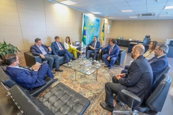 Em Brasília, Rafael cobra avanços na construção da ferrovia Transnordestina.(Imagem:Ccom)