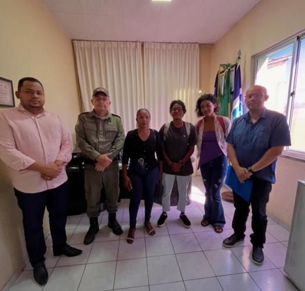 Vereador Dessim Almeida se reúne com comandante do 3º BPM para tratar de reforço na segurança do bairro Princesa do Sul.(Imagem:Reprodução/Instagram)
