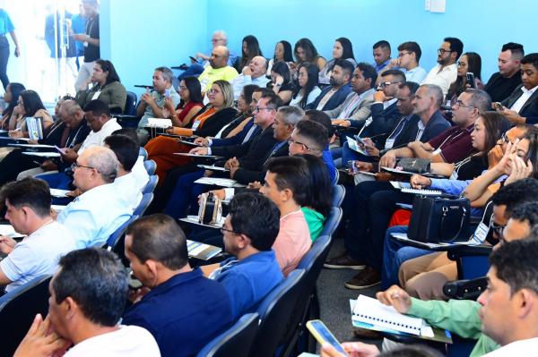 Câmara de Floriano sedia encontro de vereadores e vereadoras da AVEP.(Imagem:CMF)