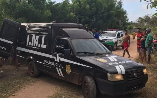 Homem é assassinado a tiros dentro de casa em Ilha Grande, no litoral do Piauí.(Imagem:Tiago Mendes/ TV Clube)